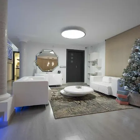 X Uvarovita Hotel Alicante