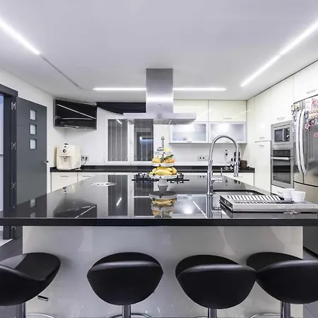 X Uvarovita Hotel 4*