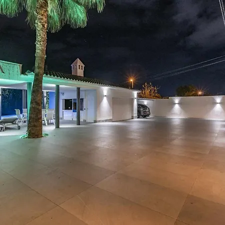X Uvarovita Hotel Alicante