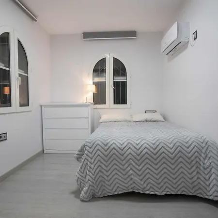 X Uvarovita Hotel Alicante