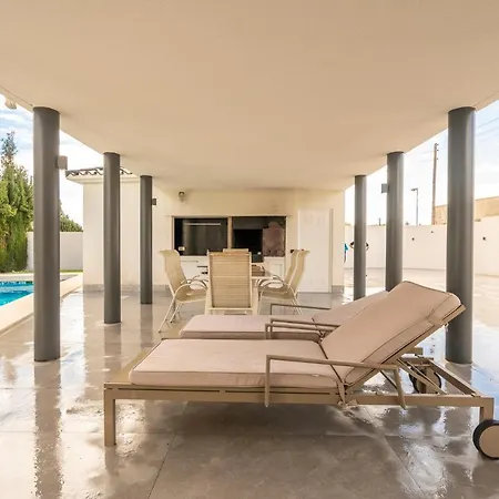 Hotel X Uvarovita